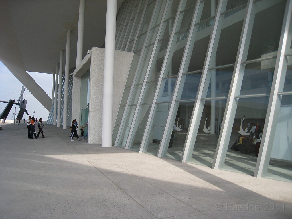 2011 Queretaro MX Half Marathon 070.JPG - The 2011 Queretaro Marathon on October 9. I was in town and was able to run the 21K, or 13.1 mile half marathon. The brand new Queretaro Convention Center is on a hill overlooking town.